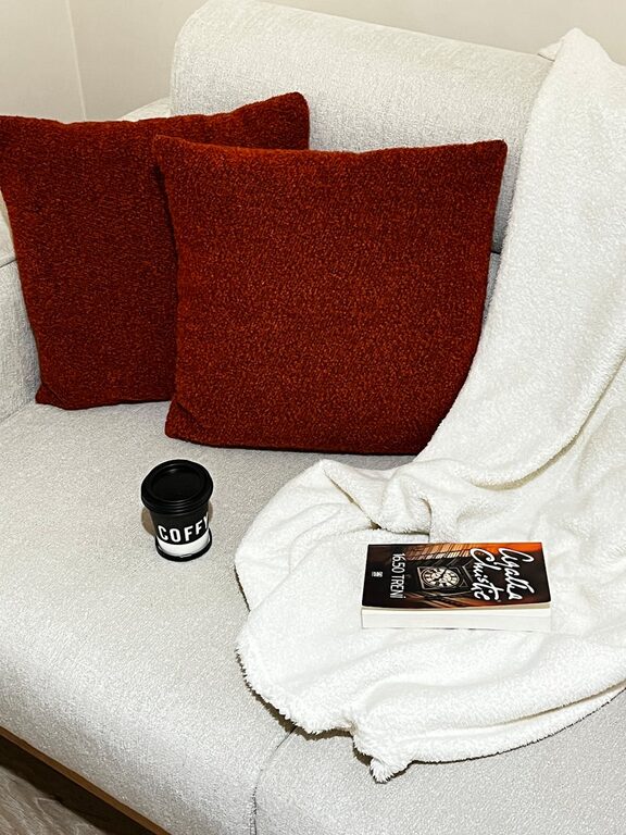 Simple Steps to Create a Cozy and Inviting Reading Nook at Home